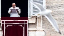 Ferenc pápa a hit által kapott emberi méltóságról beszélt  