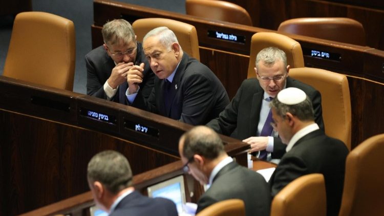 Netanjahu mit Mitgliedern seiner Koalition am Mittwoch in der Knesset