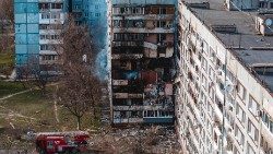 Ucraina: condominio colpito dai russi a Zaporizhzia