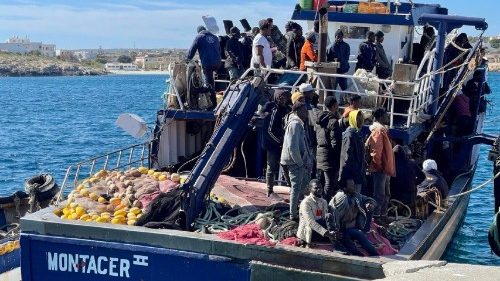 Migranten-Drama auf Lampedusa: Säugling fällt ins Wasser und ertrinkt 
