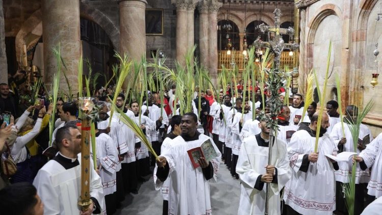 Verbų sekmadienio procesija Šventojo Kapo bazilkoje