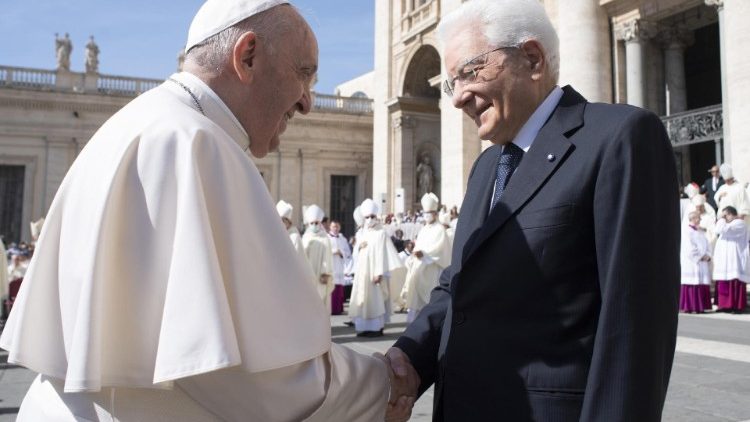 Italský prezident Mattarella s papežem Františkem