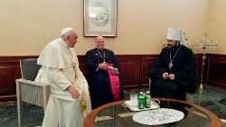 Papa Francisc și mitropolitul ortodox rus Hilarion