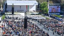 बुडापेस्ट के कोसूथ लाहोस प्राँगण में ख्रीस्तयाग समारोह, 30.04.2023