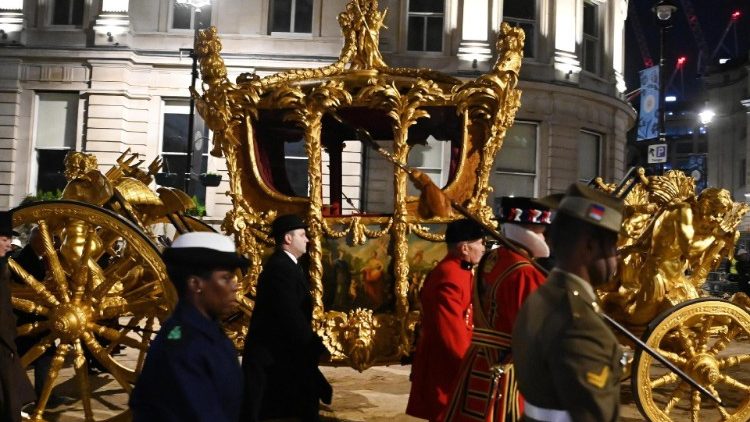 Le cortège du couronnement se dirige vers Admiralty Arch pendant la répétition du couronnement du roi Charles III à Londres, Grande-Bretagne, le 3 mai 2023..