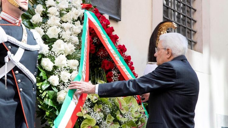 Il presidente Italiano Mattarella a via Caetani per omaggio ad Aldo Moro