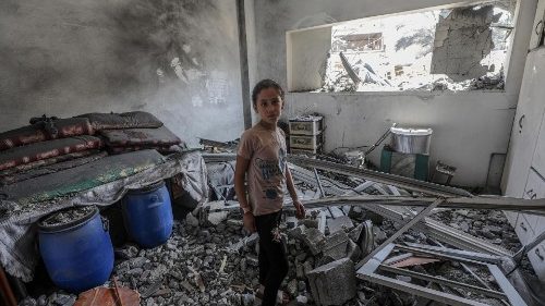 Luftangriffe in Gaza: Pfarrer ruft zu Gebeten für Frieden
