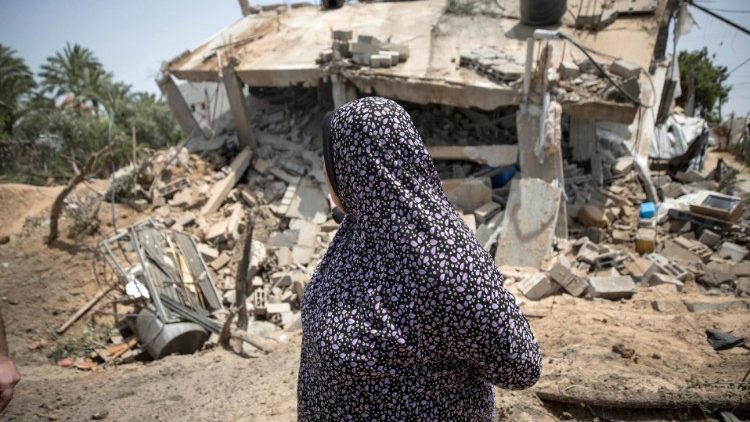 Le conseguenze dei razzi lanciati su Gaza nei giorni scorsi