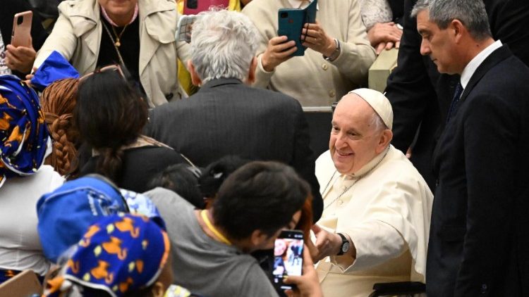 Francisco recebe no Vaticano a União Mundial de Organizações Femininas Católicas