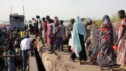 Les rapatriés du Soudan du Sud naviguent sur le Nil vers leurs communautés