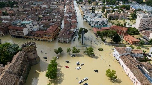 Un'immagine del centro di Lugo (Ravenna) dopo l'alluvione
