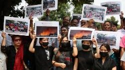 Studenten protestieren in Manipur gegen die Gewalt an Christen in Indien