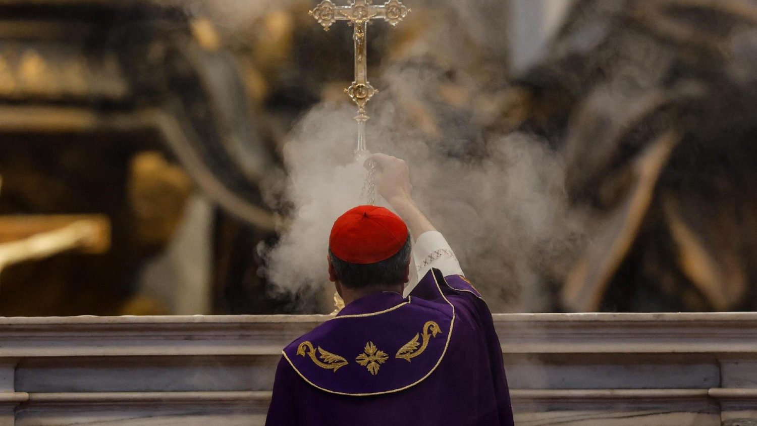 Un rito di penitenza dopo la profanazione dell’altare centrale della Basilica di San Pietro