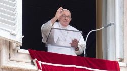 Gewohnt freundlich - und auf dem Wege der Besserung - zeigte sich der Papst an diesem Sonntag