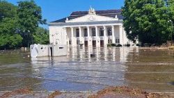 Viele Städte im Süden der Ukraine stehen unter Wasser