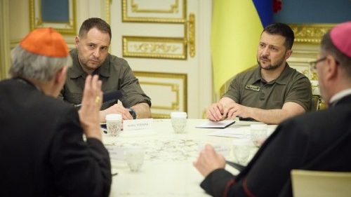 Zuppi bíboros Ukrajnában „az igazságos béke elérésének módjait” vizsgálja