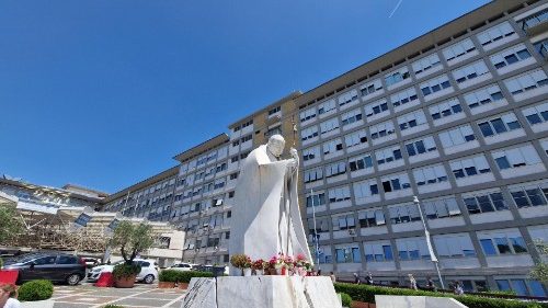 Ferenc pápa jó állapotban van a Gemelli-kórházban