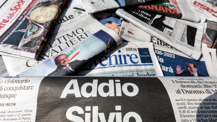 Italienska dagstidningar tar farväl av Silvio Berlusconi 