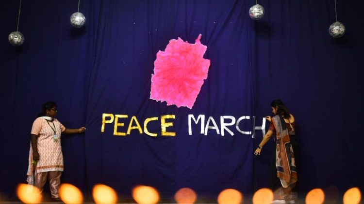 Ein Friedenslauf von indischen Schülerinnen und Schülern zur Solidariät mit den Menschen in Manipur