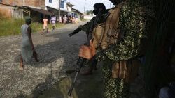 Силите на реда патрулират в град Буенавентура след конфликта между двете престъпни банди, 06.07.2023
