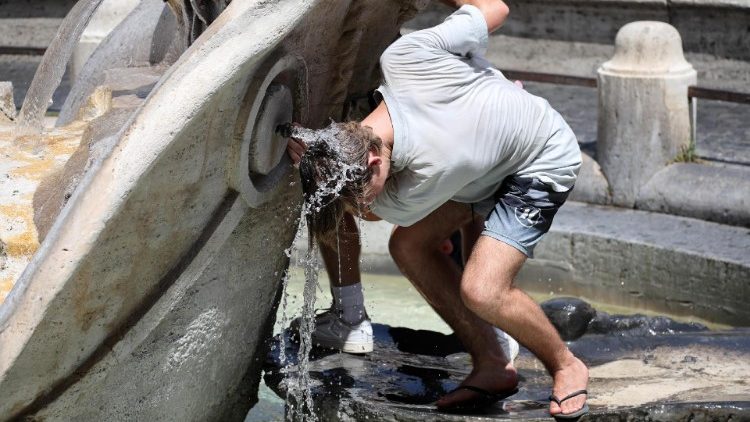 Roma: contro il caldo una fontana può essere d'aiuto