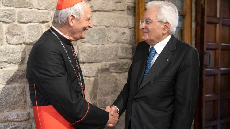 O encontro entre o cardeal Matteo Zuppi e o presidente da Itália (Ansa)