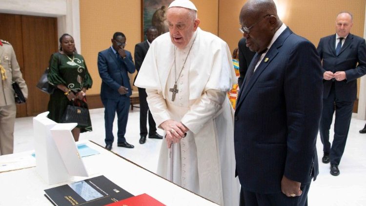 Le Pape en compagnie du président ghanéen