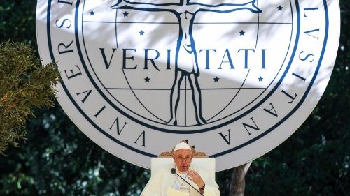 Papst an Studierende: „Mut haben, Ängste durch Träume zu ersetzen"