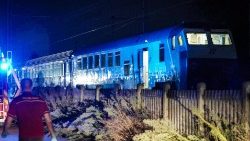Cinque gli operai vittime dell'incidente ferroviario avvenuto questa notte nel Torinese 