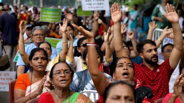 Christliche Demonstranten in Kalkutta fordern ein Ende der Gewalt in Manipur