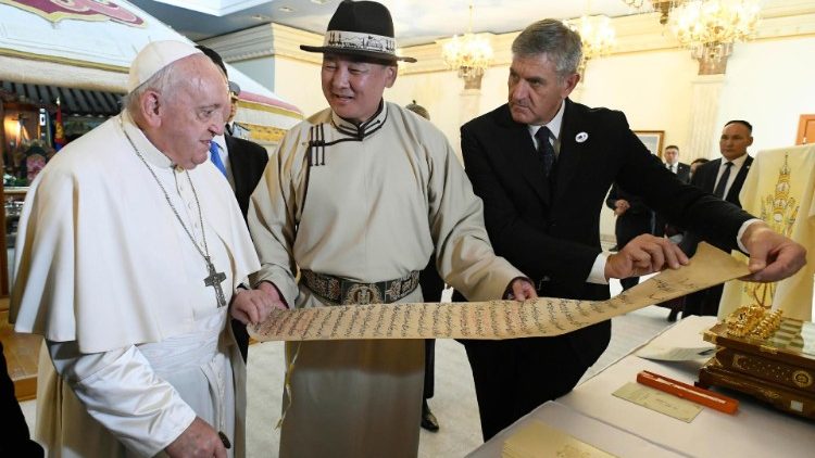Papież Franciszek i prezydent Mongolii, Uchnaagijn Chürelsüch, 2 września 2023 r.