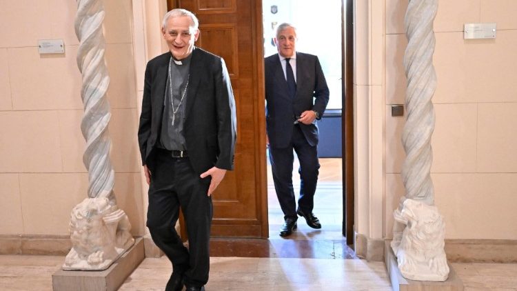 Il cardinale Zuppi a Berlino con il ministro degli Esteri Tajani