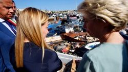 Von der Leyen og Meloni ved Lampedusas «båtkirkegård» 17. september 2023