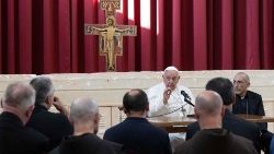 Il Papa ha incontrato 35 sacerdoti della periferia di Roma