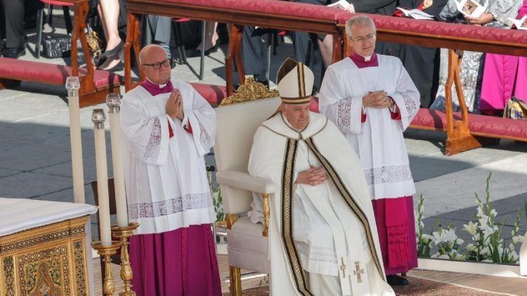 Papa Franjo predvodio je svečanu svetu misu na Trgu sv. Petra
