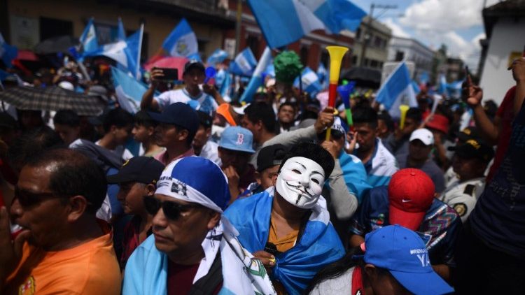 Guatemala vive una huelga nacional sin precedentes a la espera de la dimisión de su Fiscal General