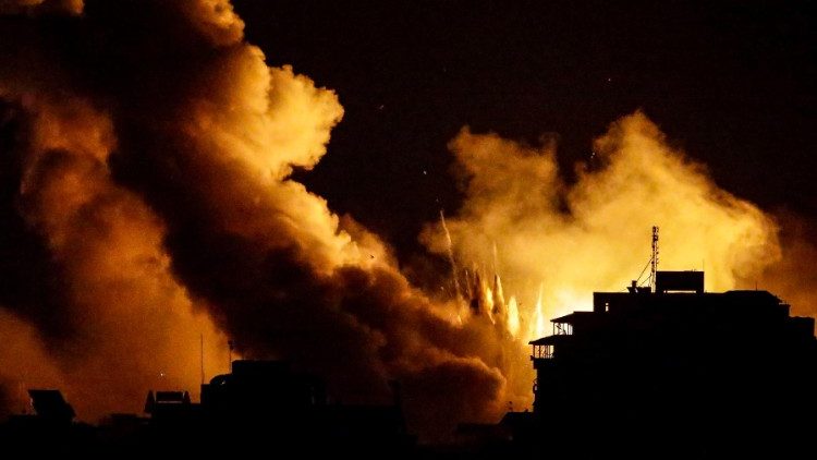 Ein Bombardement im Gazastreifen