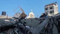 L'enceinte de l'église grecque-orthodoxe Saint-Porphyre de Gaza endommagée par des frappes, le 20 octobre 2023.