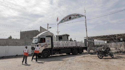 Francesco: si rilascino gli ostaggi ed entrino gli aiuti umanitari a Gaza