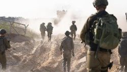 Militares en acción en Gaza