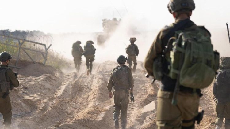 Militares en acción en Gaza