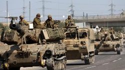Israeli forces move along border with Gaza Strip