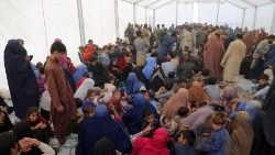 पाकिस्तान की अल्टीमेटम की तारीख खत्म होने के बाद अफगान शरणार्थी अपने देश लौट गए