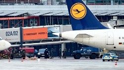 Hostage situation at Hamburg airport ends