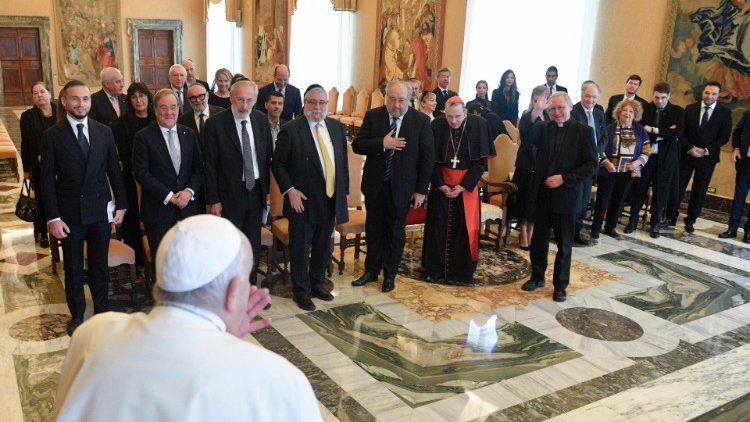 Ferenc pápa találkozik az európai rabbik konferenciája tagjaival 