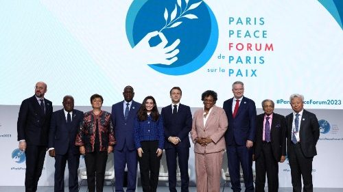 Forum de Paris: le Pape rappelle qu'une paix durable est un travail lent et patient