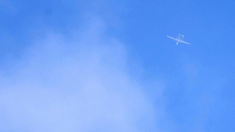 Un drone de l'armée israélienne survole le nord de la bande de Gaza, dimanche 12 novembre 2023.