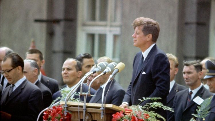 Il 22 novembre di 60 anni fa il presidente americano John Kennedy veniva ucciso a Dallas