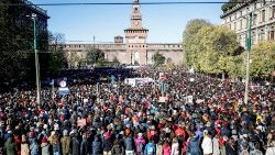 महिलाओं के खिलाफ हिंसा के उन्मूलन के लिए अंतर्राष्ट्रीय दिवस 25 नवंबर को मिलान में प्रदर्शन