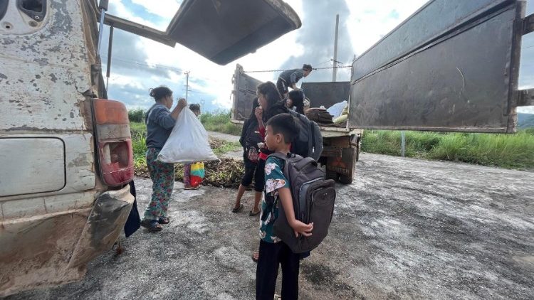 Binnenflüchtlinge in einem der Camps bei Loikaw